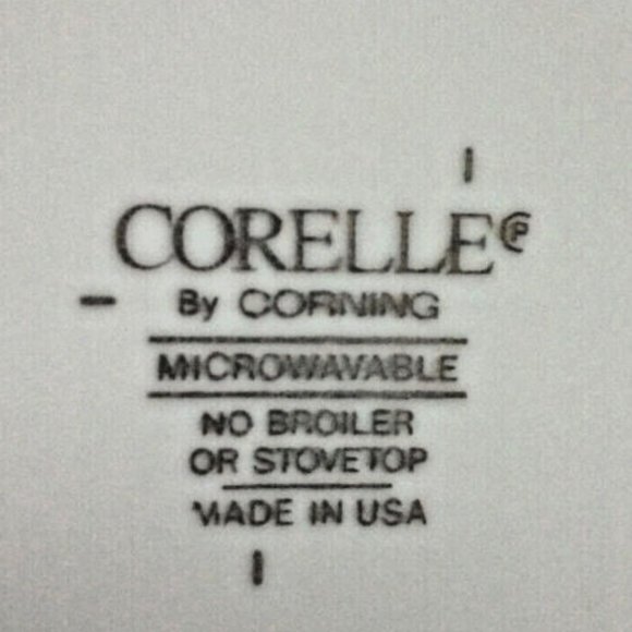 4 CORELLE CORNING Farm Fresh Apple Dessert Bread Plates Cream With Green and Red - Picture 2 of 2